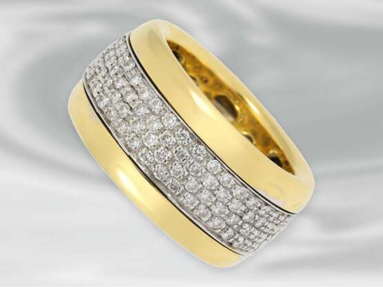 Ring: interessanter, sehr massiv gefertigter Goldschmiedering mit reichem Brillantbesatz, ca. 1ct - фото 3