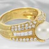 Ring: attraktiver Zuchtperlenring mit Diamanten, ca. 2,1ct, 18K Gold, neuwertig, NP lt. Etikett über 5000,-€ - фото 3
