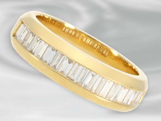 Ring: 18K goldener, ungewöhnlicher Halbmemoire-Ring mit feinen Baguette-Diamanten, ca. 0,6ct, neuwertig - photo 1
