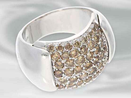 Ring: breiter, moderner und attraktiver Pavéring mit fancy Brillanten, ca. 2,1ct, 18K Weißgold, neuwertig! - Foto 4