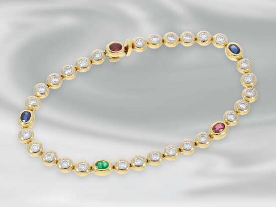 Armband: hochwertiges attraktives Tennisarmband mit Brillanten und Saphir-, Rubin-, und Smaragdbesatz, ca. 3,22ct, 18K Gelbgold - photo 2
