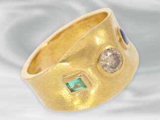 Ring: unikater Goldschmiedering mit Diamant-/Saphir- sowie Smaragdbesatz, 900er Gold