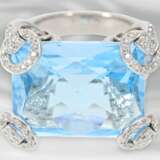 Ring: ausgefallener , neuwertiger Designerring von Gucci, besetzt mit zahlreichen Brillanten und großem Blautopas - photo 2