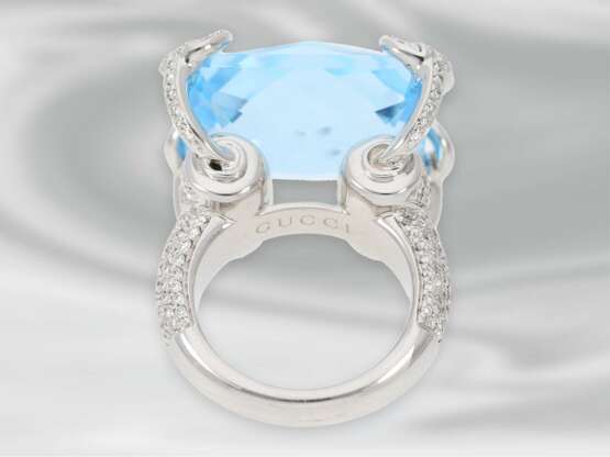 Ring: ausgefallener , neuwertiger Designerring von Gucci, besetzt mit zahlreichen Brillanten und großem Blautopas - фото 4