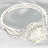 Ring: sehr hochwertiger weißgoldener Brillantring, ca. 2ct, 18K Gold - фото 2