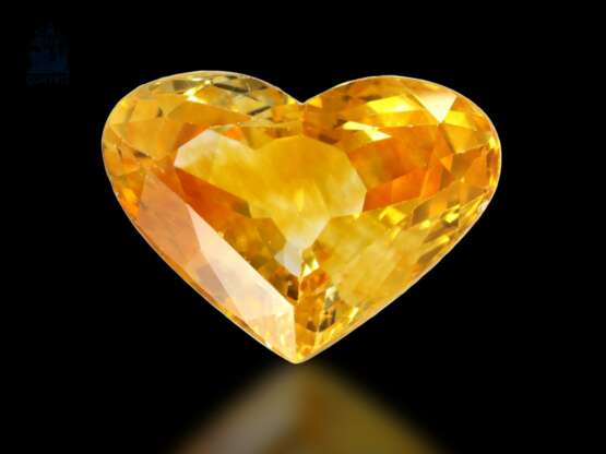 Saphir: sehr schöner und wertvoller, unbehandelter orange-gelber Saphir in Herzform von 7,29ct, gemmologisches Gutachten - photo 1