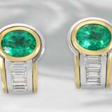 Ohrschmuck: exklusive Ohrclips mit äußerst wertvollen Smaragden und feinen Diamanten, ca. 3,4ct, ehemals sehr teurer Markenschmuck von Pauly - photo 2