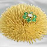 Brosche: außergewöhnliche vintage Gelbgold-Brosche "Seeigel" - "Sea Urchin" von Tiffany & Co., besetzt mit Smaragden und Brillanten, große schwere Ausführung, 18K Gold, ca. 2. Hälfte 20. Jahrhundert - фото 3