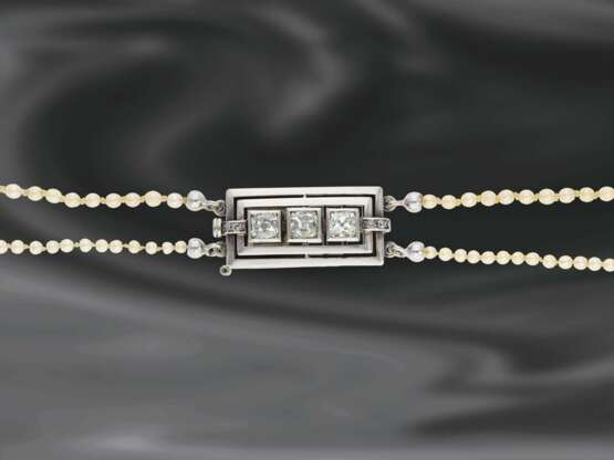 Kette/Collier: 2-reihige, sehr seltene und wertvolle antike Collierkette mit Naturperlen, 14K Weißgoldschließe mit Diamanten, ca. 1ct - фото 3