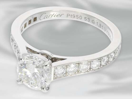 Ring: sehr hochwertiger Platin Solitär-Ring aus dem Hause Cartier, feiner Brillantbesatz, Mittelstein 1,31ct, mit Box & Papieren - Foto 6