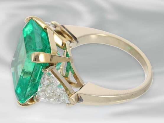 Ring: außergewöhnlicher Ring mit natürlichem Smaragd aus Kolumbien, Ausnahmequalität, ca. 12ct, (CGL Carat Gem Lab Report), 18K Gelbgold - фото 3