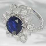 Ring: extrem hochwertiger vintage Diamant/Blütenring mit äußerst seltenem und sehr wertvollen Burma-Saphir, insgesamt 6,9ct - фото 4