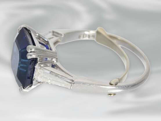 Ring: bedeutender Platinring mit Diamanten und äußerst wertvollem und seltenen Burma-Saphir, ca. 4,5ct, Markenschmuck von René Kern - Foto 5