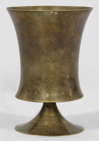 Gefußte Vase von Josef Hoffmann - Foto 1