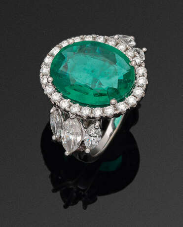 Sambia-Smaragdring mit hochqualitätvollen Diamanten - photo 1