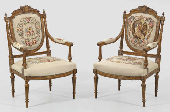 Paar Louis XVI-Armlehnstühle - фото 1