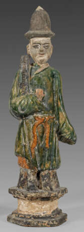 Figur eines Würdenträgers mit Sancaiglasur aus der Ming-Zeit - Foto 1