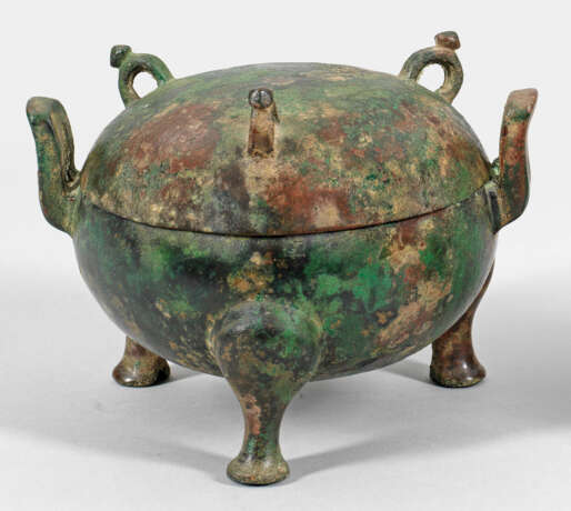 Bronze Dreifußgefäß mit Deckel aus der Han-Dynastie - фото 1