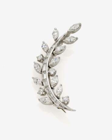 Florale stilisierte Brosche mit Diamanten - Foto 1