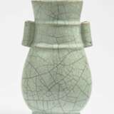 China, wohl 18./19. Jahrhundert. Ge-Type Hu-Form Vase - Foto 1