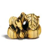 Netsuke: Maus auf Auberginen - photo 1