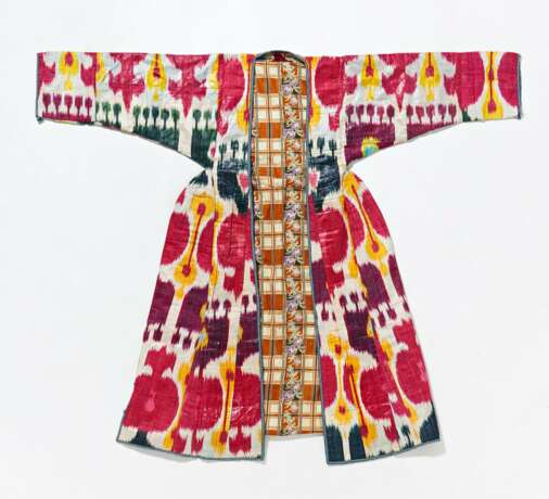 Mantel (khalat) aus Ikatseide für eine Dame - photo 1