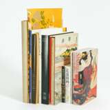 Konvolut von elf Büchern über japanische Kunst - photo 1