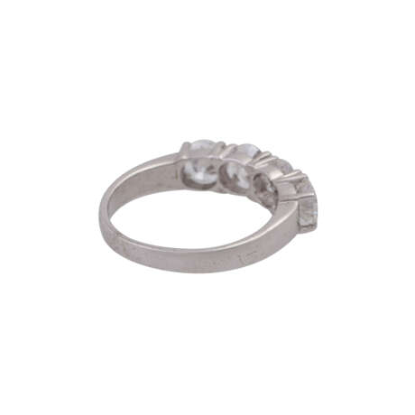 Ring mit 4 Brillanten, zusammen ca. 1,8 ct, - фото 3