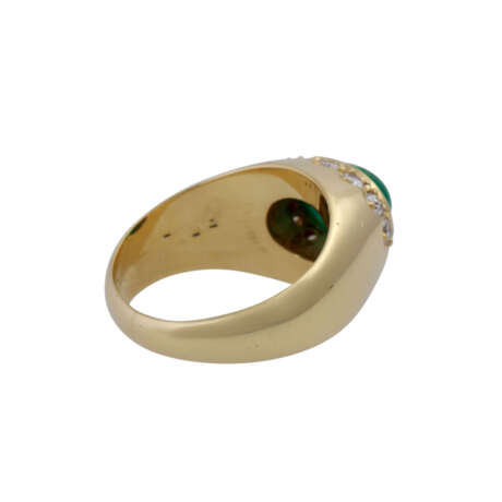 Ring mit ovalem Smaragdcabochon, - photo 3