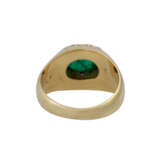 Ring mit ovalem Smaragdcabochon, - Foto 4