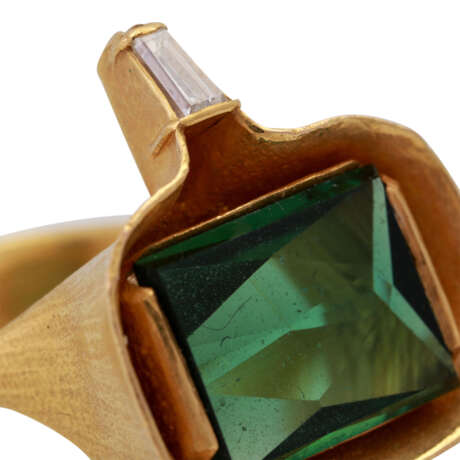 ATELIER MICHAEL ZOBEL Ring mit grünem Turmalin, - photo 5