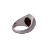 Ring mit ovalem Granat im Tafelschliff, - фото 3