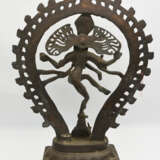 SHIVA, Bronzefigur auf Sockel, ziseliert, Indien 20. Jahrhundert - photo 3