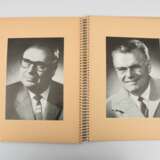 AUTOGRAMM-SAMMLUNG "DEUTSCHE STARS", vier Alben mit teils Autogrammkarten und signierten Bildern, Deutschland um 1960 - фото 4