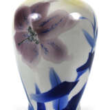 Kleine Koranja-Vase, Porzellan - photo 1