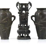 Pinselhalter Und Paar Vasen, - Foto 1