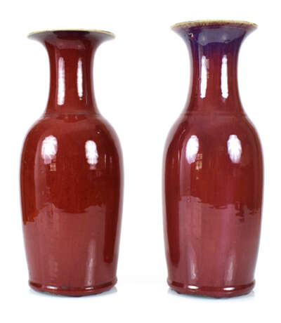 Zwei Vasen Mit Ochsenblut- - Foto 1