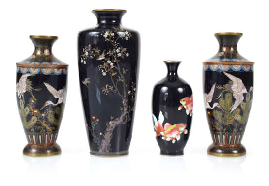Vier Cloisonne-Vasen, Japan, - photo 1