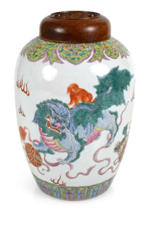 Porzellan-Vase Mit Holzdeckel, - Foto 1
