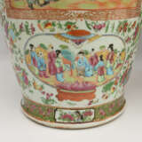 PAAR VASEN, Porzellan bemalt und glasiert, Kanton/ China um 1800 - Foto 12