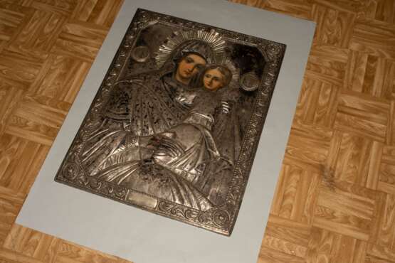 Gottesmutter Hodegetria mit Silberoklad - фото 3