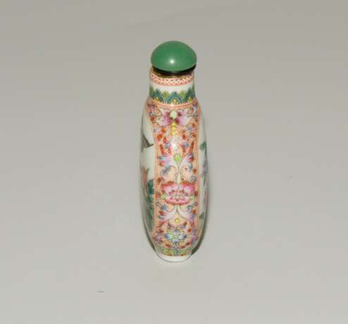 Lot: 3 Snuff Bottles - фото 3