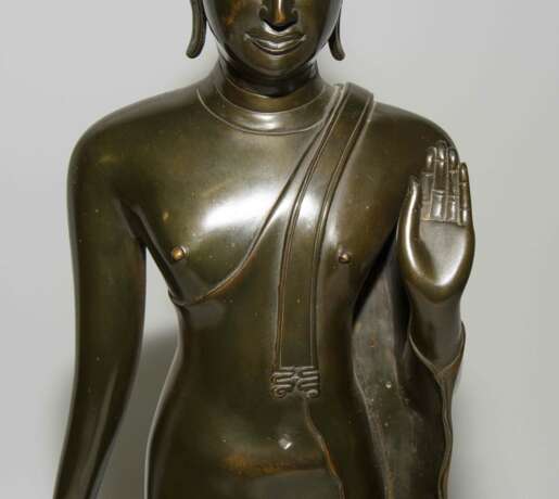 Schreitender Buddha - photo 7