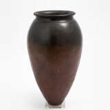 Schwarzrandige Vase - photo 1