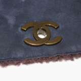 Chanel, Lammfell-Handtasche und -Handschuhe - Foto 8