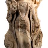 Monumentale chinesische, stehende Bodhisattva-Skulptur aus Marmor - photo 1