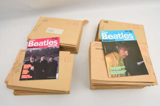 THE BEATLES- MAGAZINES 1: THE BEATLES MONTHLY, Printmedium über die Beatles, UK 1960er- 1980er-Jahre - фото 1