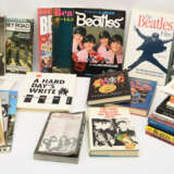 THE BEATLES - BOOKS 2: Monografien,Tourbücher, Bildbände, USA/UK/NL/BRD/Japan 1968-1998 - photo 1