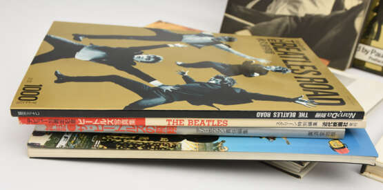 THE BEATLES - BOOKS 2: Monografien,Tourbücher, Bildbände, USA/UK/NL/BRD/Japan 1968-1998 - фото 3