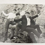 THE BEATLES- PHOTOGRAPHS 2: SW-Abzüge auf Hochglanzpapier, Weston-super-Mare Beach 1963 - Foto 5